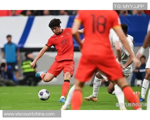 外国媒体热议中国足球球星实力表现与国际影响力分析