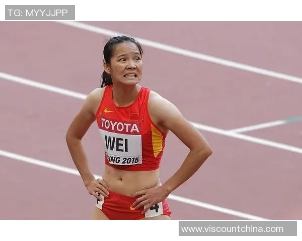 芬兰足球女球星闪耀国际赛场展现卓越实力与拼搏精神